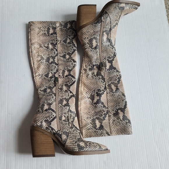 NEW VINCE CAMUTO gravana heeled boots - Picture 3 of 8
